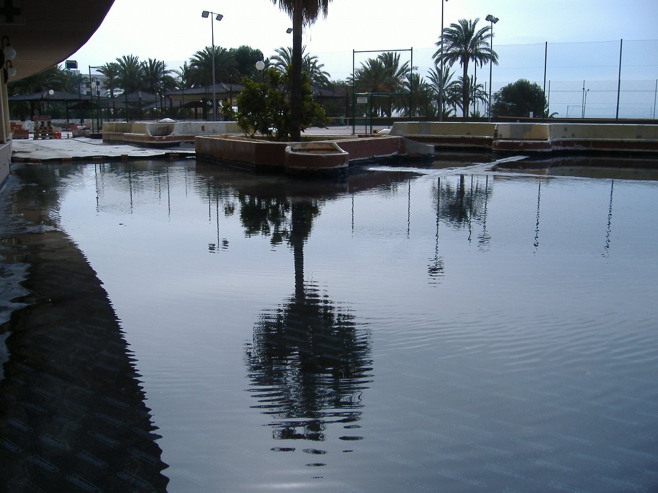 Impermeabilizacion de terraza ajardinada,prueba de estanqueidad y pavimentado de loseta de hormigon